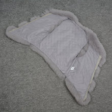 Load image into Gallery viewer, Women&#39;s  Real Fox Fur Vest 4 Rows Winter Genuine Fur Gilet Light Grey Waistcoat