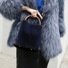 Load image into Gallery viewer, Women&#39;s Real Mink Fur Handbags 2022 New Fashion Fur Shoulder Bags Pearl Chain Bucket Bag 8842