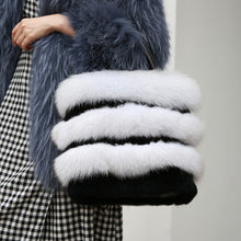 Load image into Gallery viewer, 2022 New Women&#39;s Fashion Fox Fur Handbag Fluffy Messenger Bag Ladies Winter Shoulder Bag Large Capacity Tote 8813