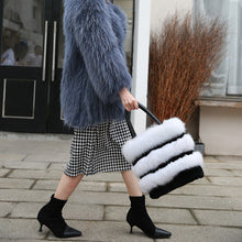 Load image into Gallery viewer, 2022 New Women&#39;s Fashion Fox Fur Handbag Fluffy Messenger Bag Ladies Winter Shoulder Bag Large Capacity Tote 8813