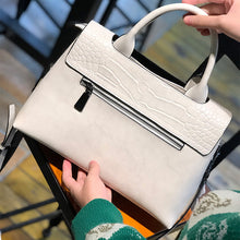 Load image into Gallery viewer, Lady Large Capacity Messenger Bag Leather Handbag Embossing Printed Shoulder Bags Women Tote 4364